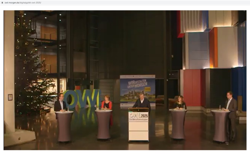 Screenshot der onLine-Live-Veranstaltung vom Digitalgipfel OWL 2020 am 20.11.2020. Von links nach rechts: Günther Korder (Geschäftsführer "it's OWL), Prof. Dr. med. Claudia Hornberg (Gründungsdekanin der Medizinschen Fakultät der Universität Bielefeld), Thomas Seim (Moderator, Neue Westfälische) Manuela Kupsch (Kreis Lippe, Innovationszentrum berufliche Bildung OWL), Jan-Hendrik Goldbeck (Geschäftsführender Gesellschafter Goldbeck GmbH). Bild (Screenshot): Press Medien