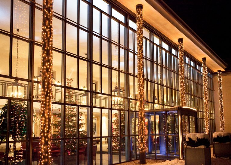 Orangerie zur Weichnachtszeit im Gräflicher Park Health & Balance Resort. - Foto: UGOS