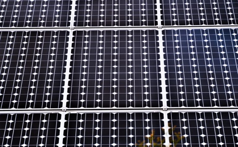 Für Photovoltaik-Anlagen im Kreis Osnabrück und Niedersachsen sind Batteriespeicher jetzt förderfähig. - Foto: Frank Möller, Press Medien