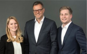 Der Meyer & Meyer-Vorstand: v.l.n.r. Theresa Meyer (CTO), Peter Schnitzler (CFO), Maximilian Meyer (CEO & Vorstandsvorsitzender). - Foto: Meyer & Meyer