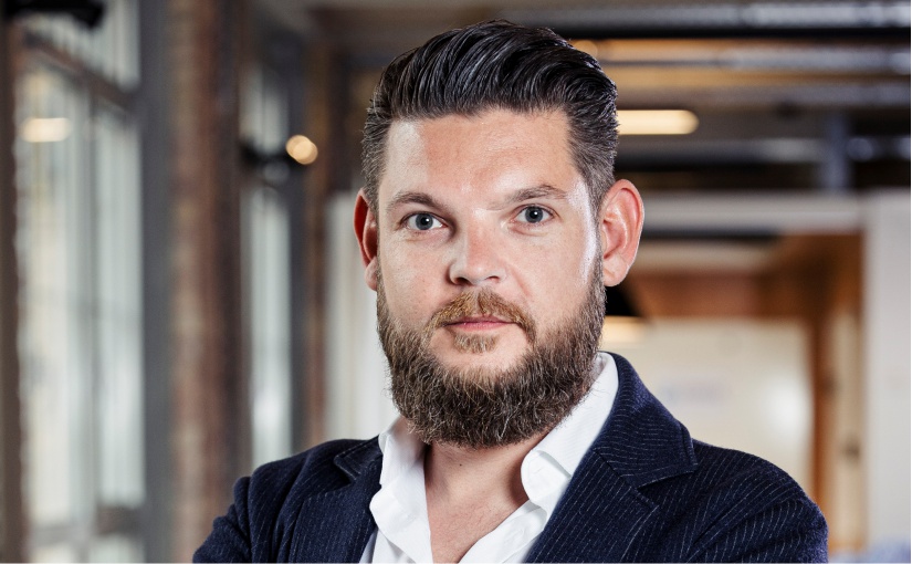 Managing Partner Matthias Friese lenkt die Geschicke des Company Builders XPRESS Ventures gemeinsam mit seinem sechsköpfigen Team. (Foto: Fiege)