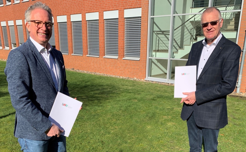 UWW-Vorstandsvorsitzender Frank Tischner (links) und UWW-Vorstandsmitglied Bernd Münstermann, Bernd Münstermann GmbH & Co. KG in Telgte-Westbevern, stellen das UWW-Jahresprogramm 2021 vor. - Foto: UWW