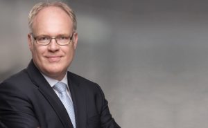 Frank Brüggemann, Niederlassungsleiter Privat- und Unternehmerkunden in Bielefeld. - Foto: Commerzbank Bielefeld