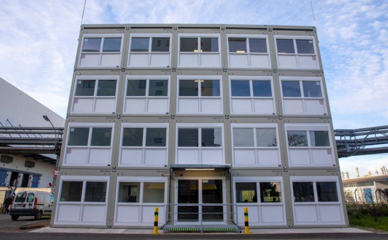 Diese vierstöckige ELA Containeranlage in Mannheim bietet auf kleiner Fläche viel Raum. - Foto: ELA Container