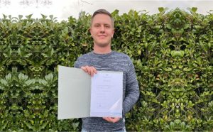 Stolzer Preisträger: Marvin Schulte erhielt den von der Gauselmann Gruppe gestifteten Study-up-Award. - Foto: Gauselmann