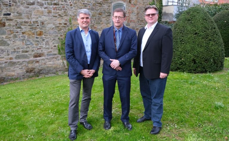 Thomas Middelmann, Professor Reinhard Kaschuba und Jan Böske (v.l.n.r.) freuen sich, die Zukunft von Ceres gemeinsam zu gestalten. - Foto: Ceres