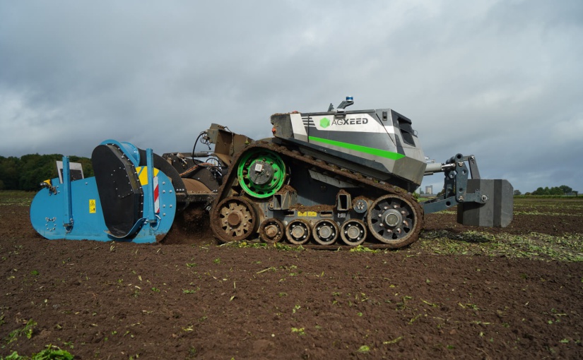 Autonome Landmaschinen: CLAAS kooperiert mit Start-Up AgXeed