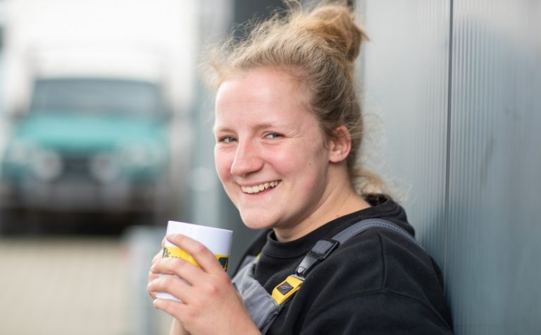 Offen und ehrlich spricht Tabea Thier mit dem Kompetenzzentrum Frau & Beruf Münsterland über die Verantwortung im Familienunternehmen, die Berufswahl und die Chancen von Frauen im Handwerk. - © Teamfoto Marquardt, Competentia Münsterland