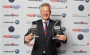 Strahlender Gewinner der beiden Trailer-Kategorien: Andreas Schmitz, Vorstandsvorsitzender Schmitz Cargobull AG. - Foto: Schmitz Cargobull