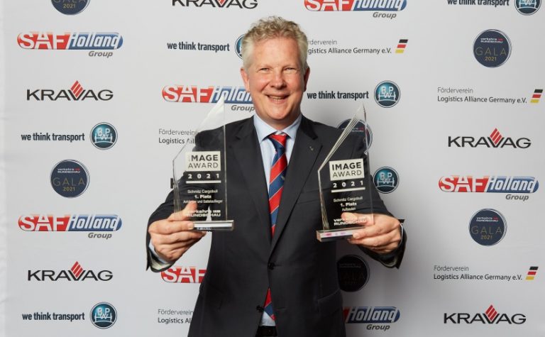 Strahlender Gewinner der beiden Trailer-Kategorien: Andreas Schmitz, Vorstandsvorsitzender Schmitz Cargobull AG. - Foto: Schmitz Cargobull
