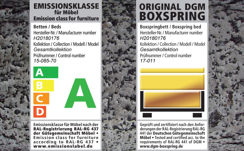 Links das Emissionslabel von Meise Möbel. Rechts Das Label „Original DGM Boxspring“ von Meise Möbel. - Grafiken: DGM