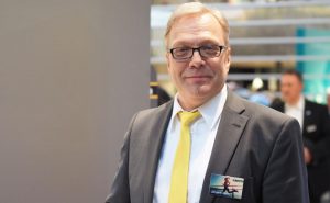 Jürgen Jahn war auf den Fachmessen stets gefragt – hier auf dem Remeha-Messestand anlässlich der SHK in Essen. - Foto: Remeha GmbH, Emsdetten