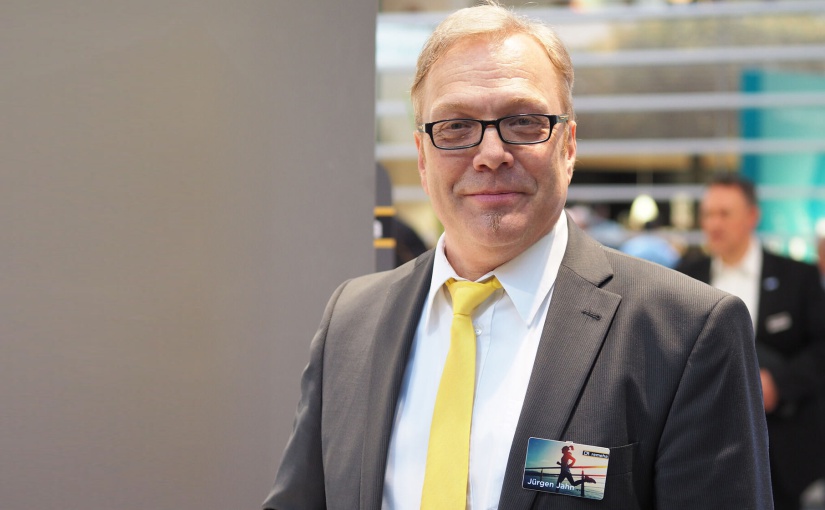 Jürgen Jahn war auf den Fachmessen stets gefragt – hier auf dem Remeha-Messestand anlässlich der SHK in Essen. - Foto: Remeha GmbH, Emsdetten