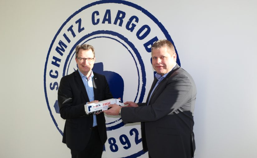 v.l. Marnix Lannoije, Head of Product Line Digital Services Cargobull Telematics GmbH, Lars Bakkegaard, Group CFO FREJA Transport & Logistics (Foto: Schmitz Cargobull AG)