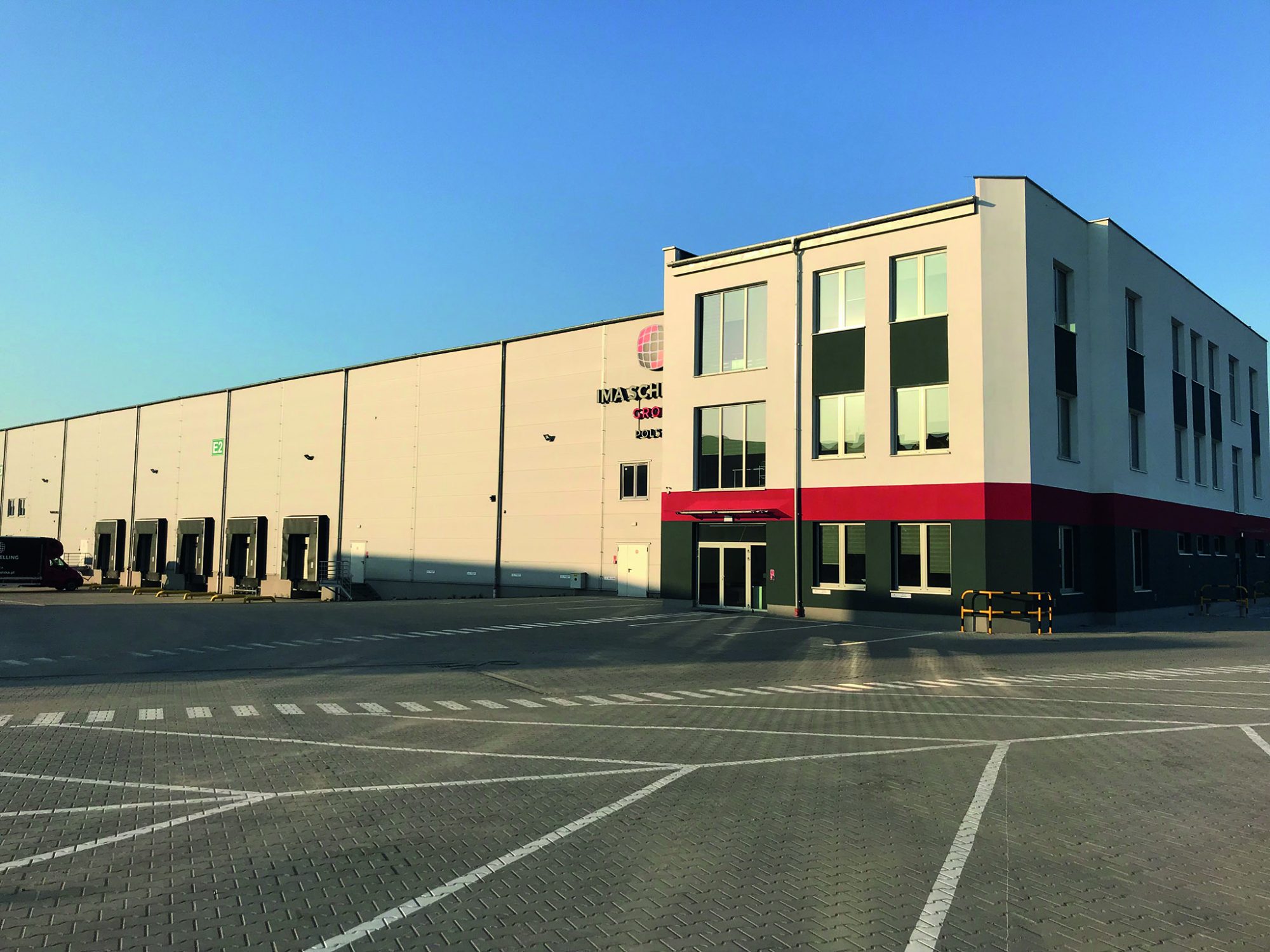 Die etwa 8.000 Quadratmeter große Halle in Środa wird um eine fast ebenso große ergänzt (Foto: IMA Schelling Group GmbH)