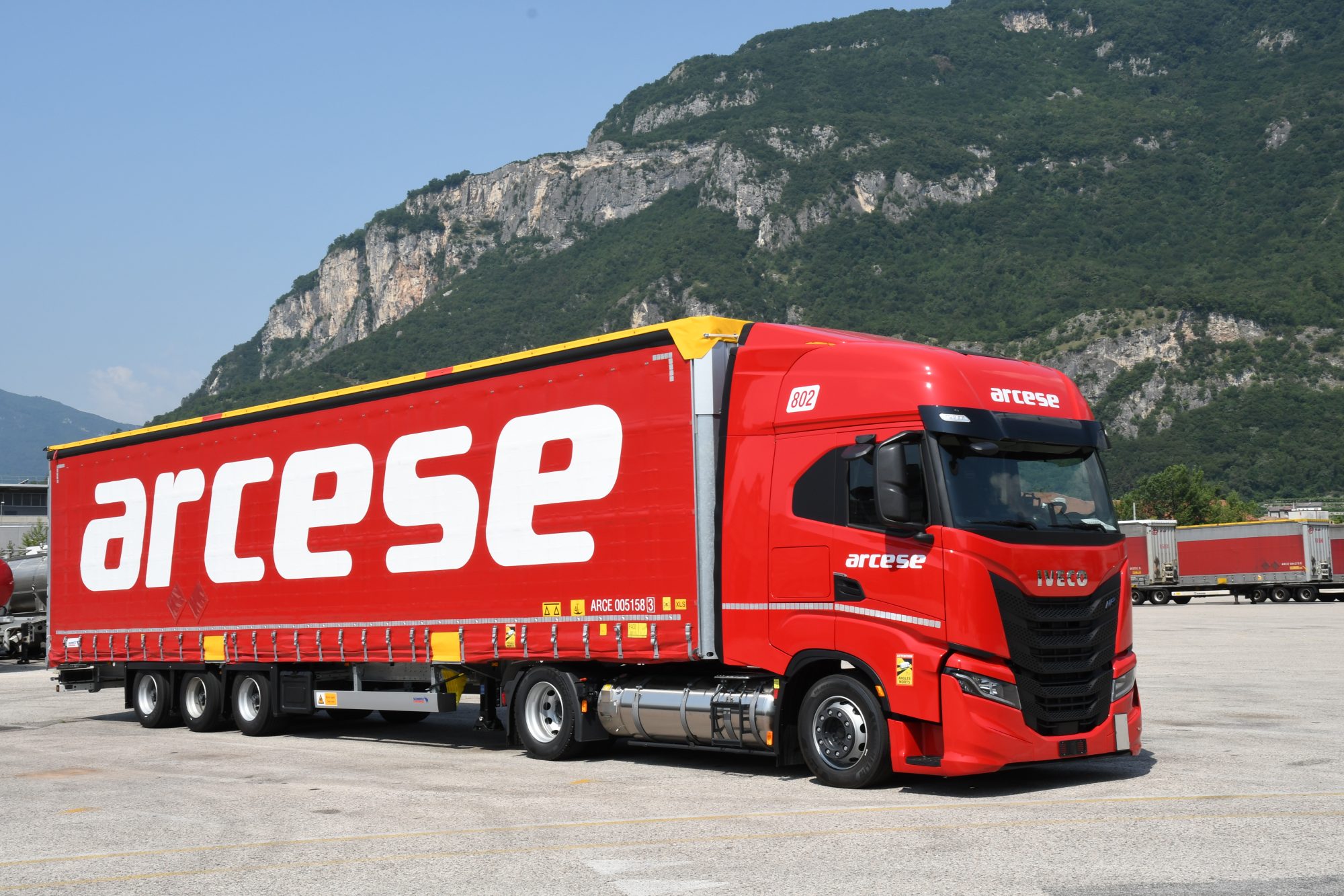 Arcese Sattelcurtainsider S.CS MEGA mit POWER CURTAIN PLUS (Foto: Schmitz Cargobull)