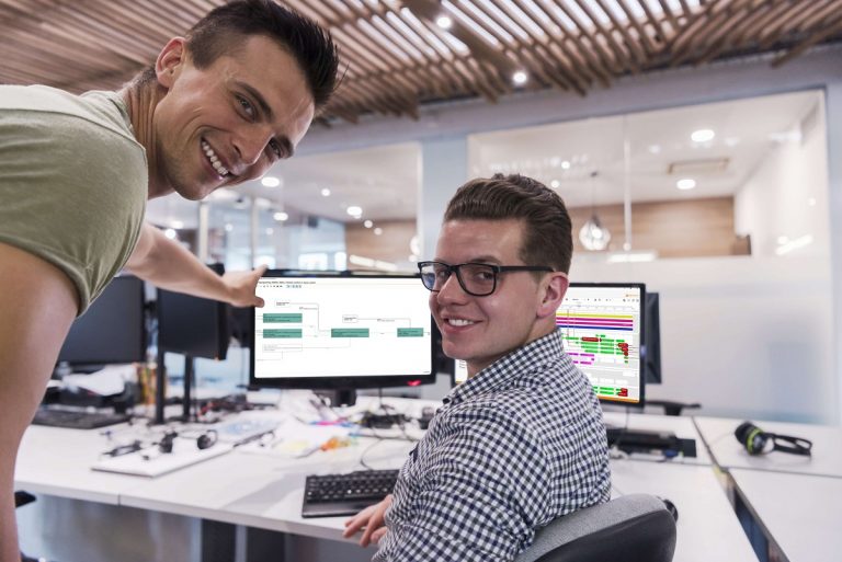 DUALIS zeigt auf der HANNOVER MESSE 2022: Mehr Flexibilität bei der Fertigungsplanung (Foto: AdobeStock 126113859)