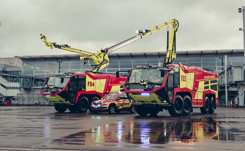 Zwei neue hochmoderne Flugfeld-Löschfahrzeuge (Foto: FMO Flughafen Münster/Osnabrück GmbH)