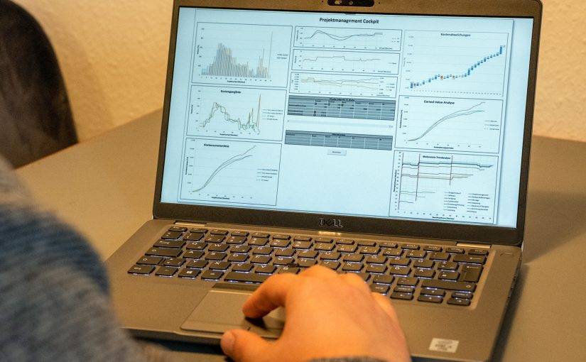 Fit in angewandter Datenanalyse Online-Weiterbildungsreihe an der FH Münster für Fach- und Führungskräfte