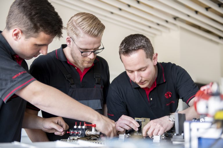 Praxisnah - WH zum fünften Mal in Folge als einer der besten Ausbildungsbetriebe Deutschlands ausgezeichnet (Foto: Windmöller & Hölscher)