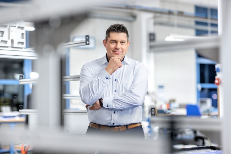 Individuell auf die UBQ-Bedürfnisse ausgelegt: technotrans komme den hohen Anforderungen an die Produktion des klimapositiven thermoplastischen Materials nach, meint Nicolai Küls, Geschäftsführer der technotrans solutions GmbH.(Foto: technotrans)