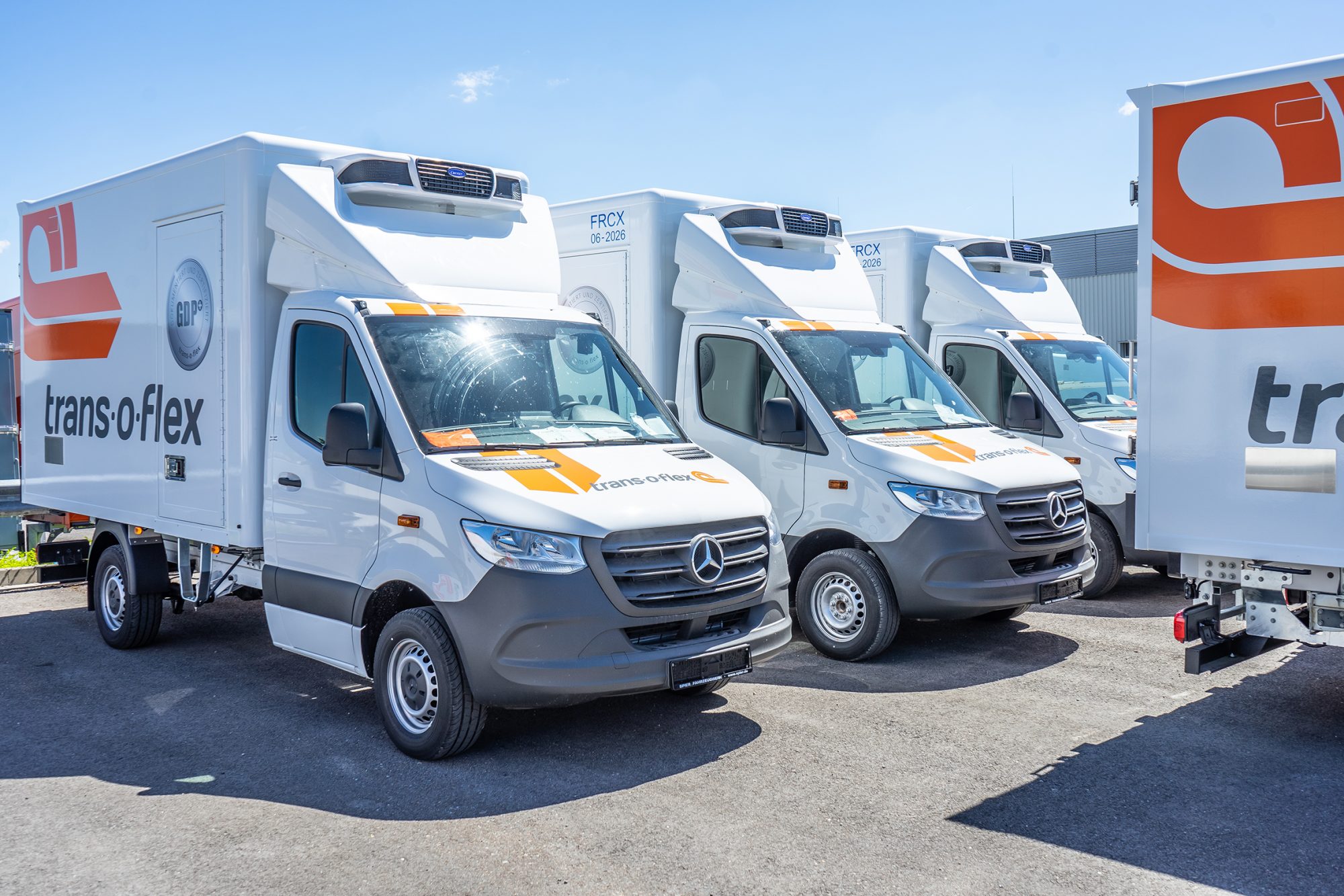 Unter anderem sorgen aktiv temperierte Lkw bei trans-o-flex für die Einhaltung des vorgegebenen Temperaturbereichs über die gesamte Transportkette. Auch der Umschlag der Sendungen erfolgt in den Temperaturbereichen 2 bis 8 oder 15 bis 25 Grad Celsius. (Foto: trans-o-flex)