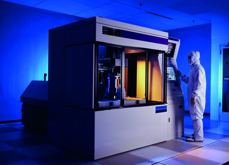 Drei-Achs-Maskensystem für den Einsatz in der Standard-, Elektronenstrahl- und hochauflösenden sowie automatisierten UV-Lithografie (Foto:123RF/babar760)