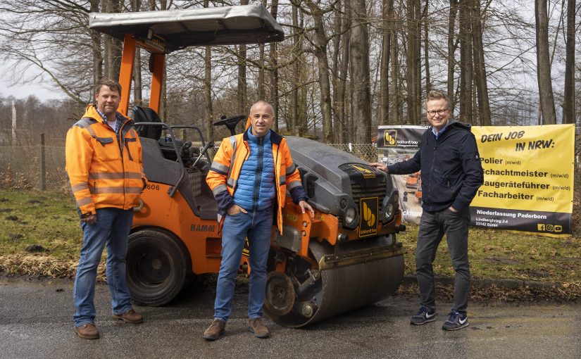 Begrüßung am Wirtschaftsstandort Büren (v. l.): Projektleiter Daniel Kleinschmidt Niederlassungsleiter Sven Böhme (Bickhardt Bau AG) und Michael Kubat (Wirtschaftsförderung Stadt Büren). (Foto: Stadt Büren)