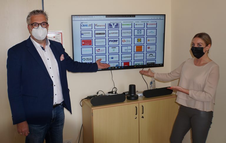 Stellv. Schulleiter Heiko Jucks, Rike Oevermann (Foto: HANSE-Berufskolleg)