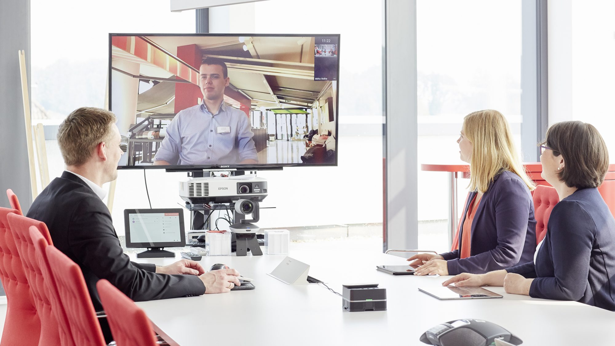 markilux bietet seinen Fachkräften zukünftig ein neues E-Learning-Angebot an. Es soll klassische Themen der Weiterbildung durch spezielle, zukunftsorientierte Kurse mit digitalem Schwerpunkt sinnvoll ergänzen. (Foto: markilux)