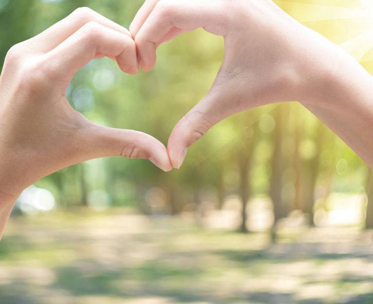 Die Stadtwerke Tecklenburger Land belohnen mit ihrem Bürgerpreis ehrenamtliches Engagement in der Region. Ab sofort können potenzielle Preisträger vorgeschlagen werden. (Foto: tonktiti/ Pavel Larunichev)