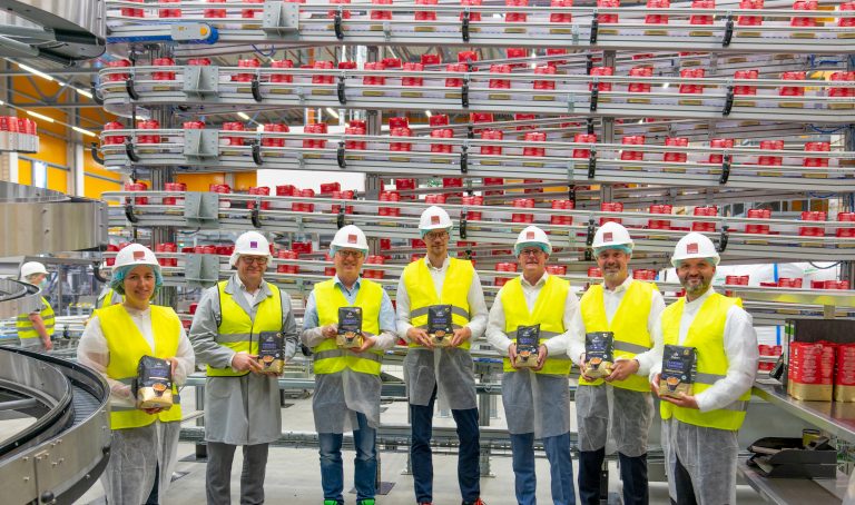 Begehung der Kaffeerösterei - v.l.n.r: Gisela Horstmann, Thomas Konrad, Mathias Krümpel, Ingo Niehaus, Dr. Peter Lüttmann, Dr. Jochen Vennekötter, Yassine Mokdad (Foto: EWG Rheine)