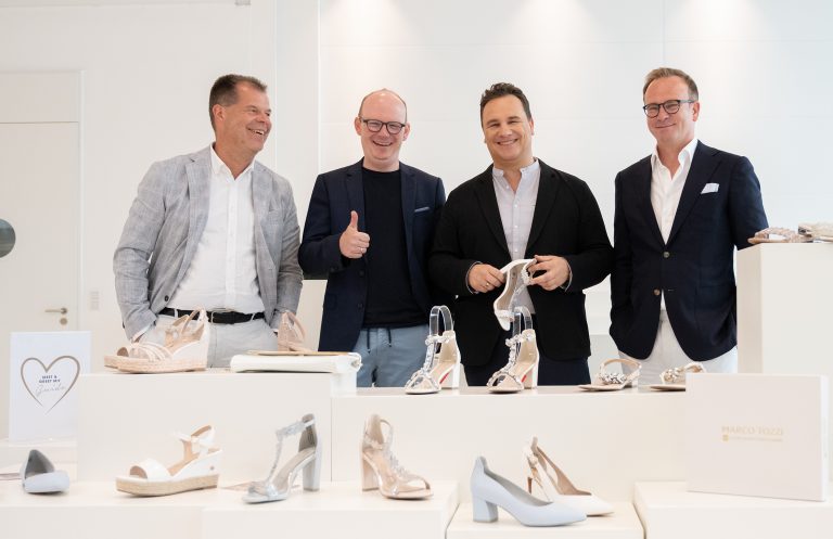 Carsten Humke (Geschäftsführender Gesellschafter MARCO TOZZI), Christian Böhm (Geschäftsführer Vertrieb & Marketing MARCO TOZZI) , Guido Maria Kretschmer, Jens Beining (CEO Wortmann Gruppe) (Foto: Wortmann Gruppe)