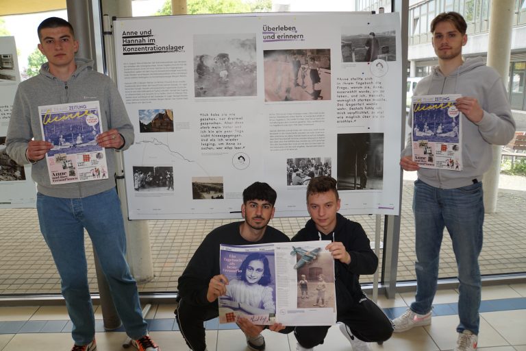 (von links nach rechts) Schüler der Höheren Handelsschule Luka Kovacevic, Saman Kalasch, Marvin Stantke, Ralfs Geisler (Foto: Hanse Berufskolleg)