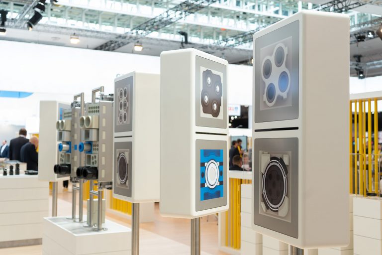 Die Han-Modular® Domino Module zogen großes Publikumsinteresse auf sich. (Foto: HARTING Stiftung & Co. KG)