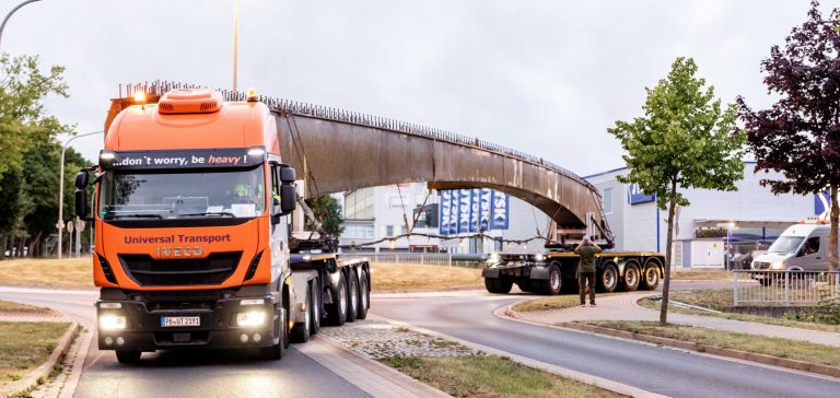 Brückenträger Fahrt (Foto: Universal_Transport)