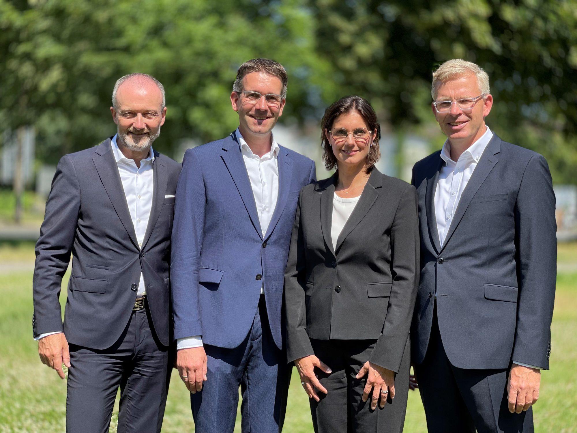 (v.l.n.r.): Alexander Hakenholt (Unternehmensbank), Alf Meyer zur Heyde (Sprecher, Privatkunden), Sabine Niemeyer (Wealth Management) und Martin Wilde (Unternehmensbank). (Foto: Deutsche Bank)