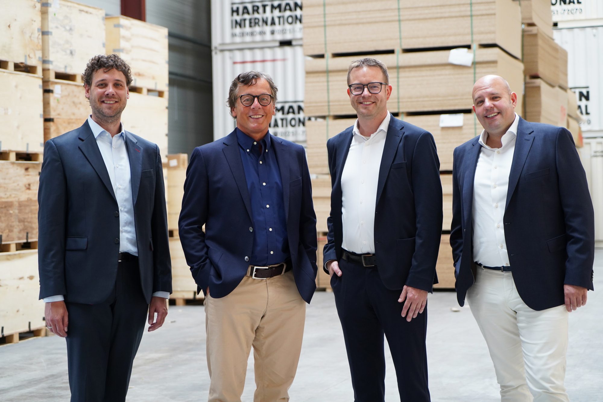 (v.l.): Christian Feld (Geschäftsführer Ibbenbüren), Andreas Hartmann (Geschäftsführender Gesellschafter), Uwe Lachmann und Björn Böhme (beide Geschäftsführung Paderborn (Foto: Hartmann International)