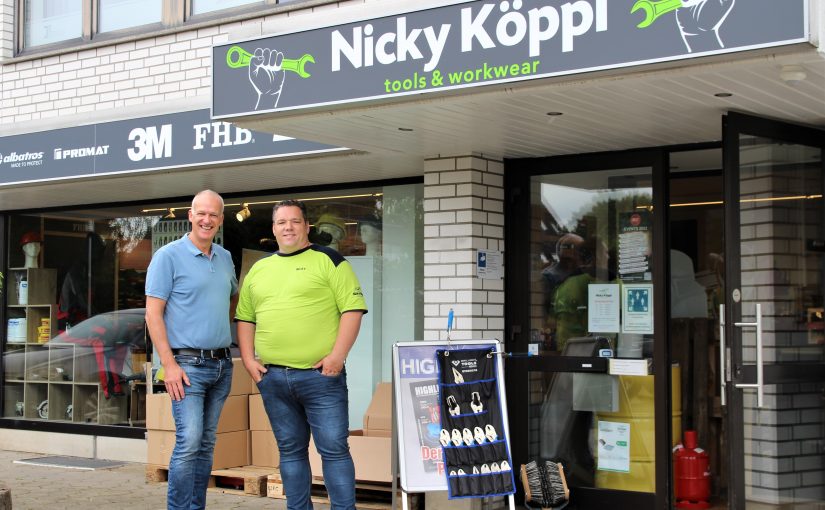 Mit der Unterstützung von Martin Niemann, Leiter des Gründerhauses in Osnabrück, verwirklichte Nicky Köppl seinen Traum von der Selbständigkeit. (Foto: Gründerhaus Osnabrück)