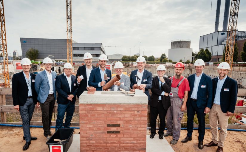 Fiege legt Grundstein am Münsteraner Hafen