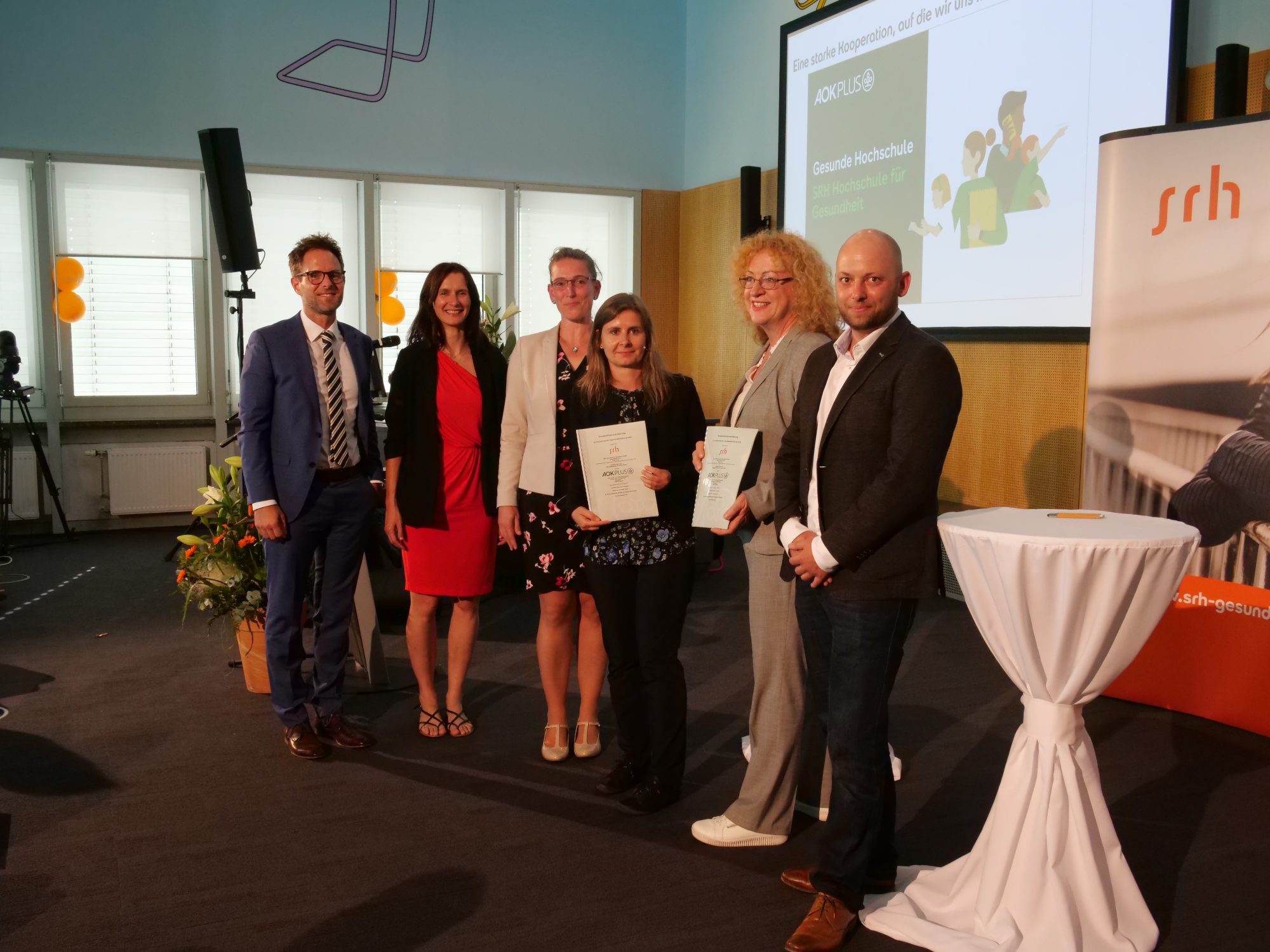 Unterzeichnung des Kooperationsvertrages mit der AOK PLUS (Foto: SRH Hochschule für Gesundheit GmbH)