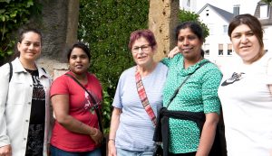 Haben sich beim Spaziertreff kennengelernt: Thiki Ali Rosho, Latha Vijayarochur, Monika Pieper, Kumary Rathakrishnan, Hagar Sharo Naemo (Foto: Michaela Heinze)