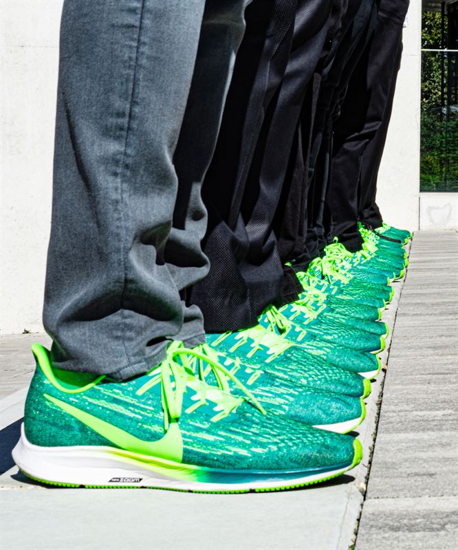 Gut aufgestellt und an den grünen Schuhen gut zu erkennen ist DK Kunststoff Service bei der K 2022. (Foto: DK)