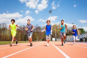 Gemeinsam Laufen macht Spaß und ist gesund, da es die körperliche Fitness steigert und das Gemeinschaftsgefühl fördert. (Foto: AOK/hfr.)