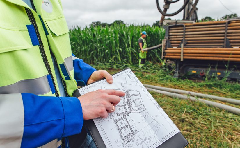 Für das Kalte-Nahwärme-Netz im Neubaugebiet Niestadtweg in Mettingen sind die Probebohrungen bereits erfolgt. (Foto: Stadtwerke Tecklenburger Land / Eva Niestegge)