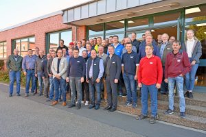 Auf Einladung der SWTE Netz kamen die Mitglieder der SHK-Innung Steinfurt auf dem Stadtwerke-Gelände in Ibbenbüren zusammen (Foto: SWTE Netz)
