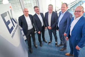 v.l.n.r.: Martin Richrath, Franz-Josef Hasebrink (bis 31.12.2022), Gertjo Janssen, Frank Duijst (ab 01.01.2023) und Jochen Pohle (Foto: EK/servicegroup eG)