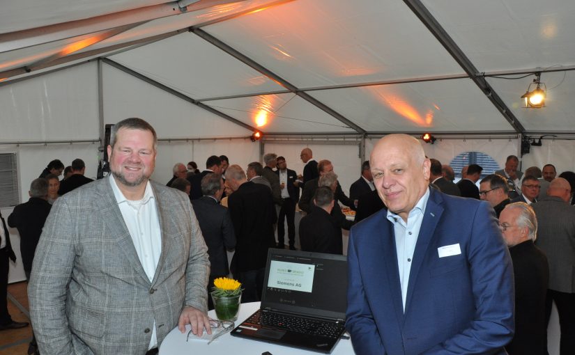 Freuten sich über ein gelungenes Business Breakfast (v.l.): WFM-Geschäftsführer Enno Fuchs und Thorsten Selle, Niederlassungsleiter der Siemens AG in Münster. (Foto: Wirtschaftsförderung Münster GmbH/Martin Rühle)