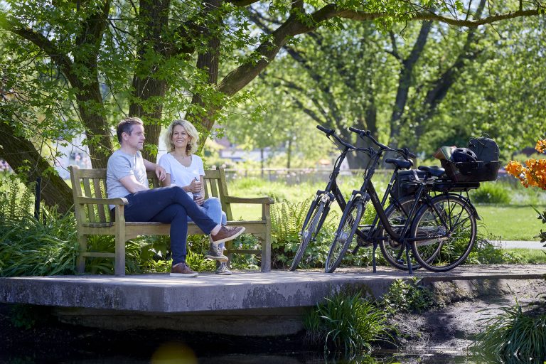 Manchmal braucht es nicht viel, um glücklich zu sein. Zum Beispiel einen Ausflug mit dem Rad ins Grüne. (Foto: Münsterland e.V./Philipp Fölting)