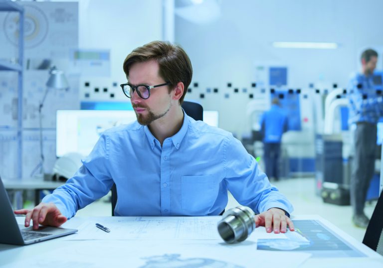 Plattformökonomie als Basis für Business Intelligence (BI) - Das COSCOM Software ECO-System ebnet Weg für KI und maschinelles Lernen. Das Ziel: Nicht nur Daten sammeln, sondern sie durch intelligente Verknüpfungs- und Auswertemechanismen nutzen, um den kontinuierlichen Verbesserungsprozess (KVP) im Shopfloor voranzutreiben, um neuen Effizienzpotenzialen auf die Spur zu kommen. (Foto: COSCOM)